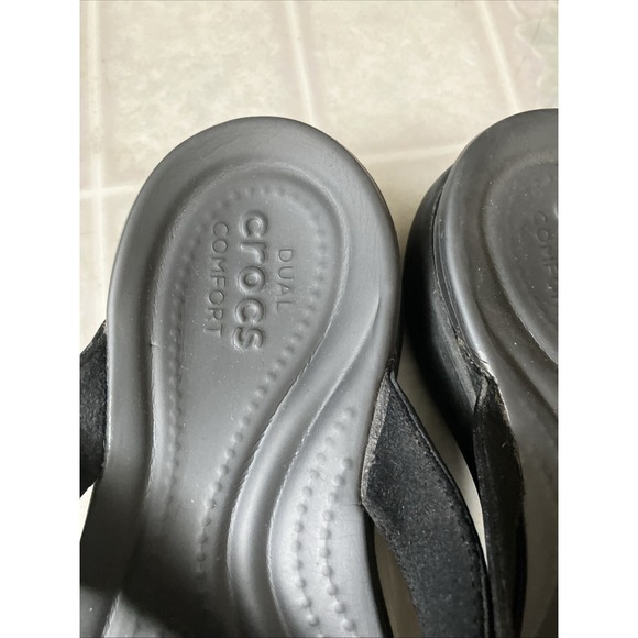 Crocs Capri Women's Black Shimmer Thong Flip Flops Sandals Size 8 - Picture 2 of 5